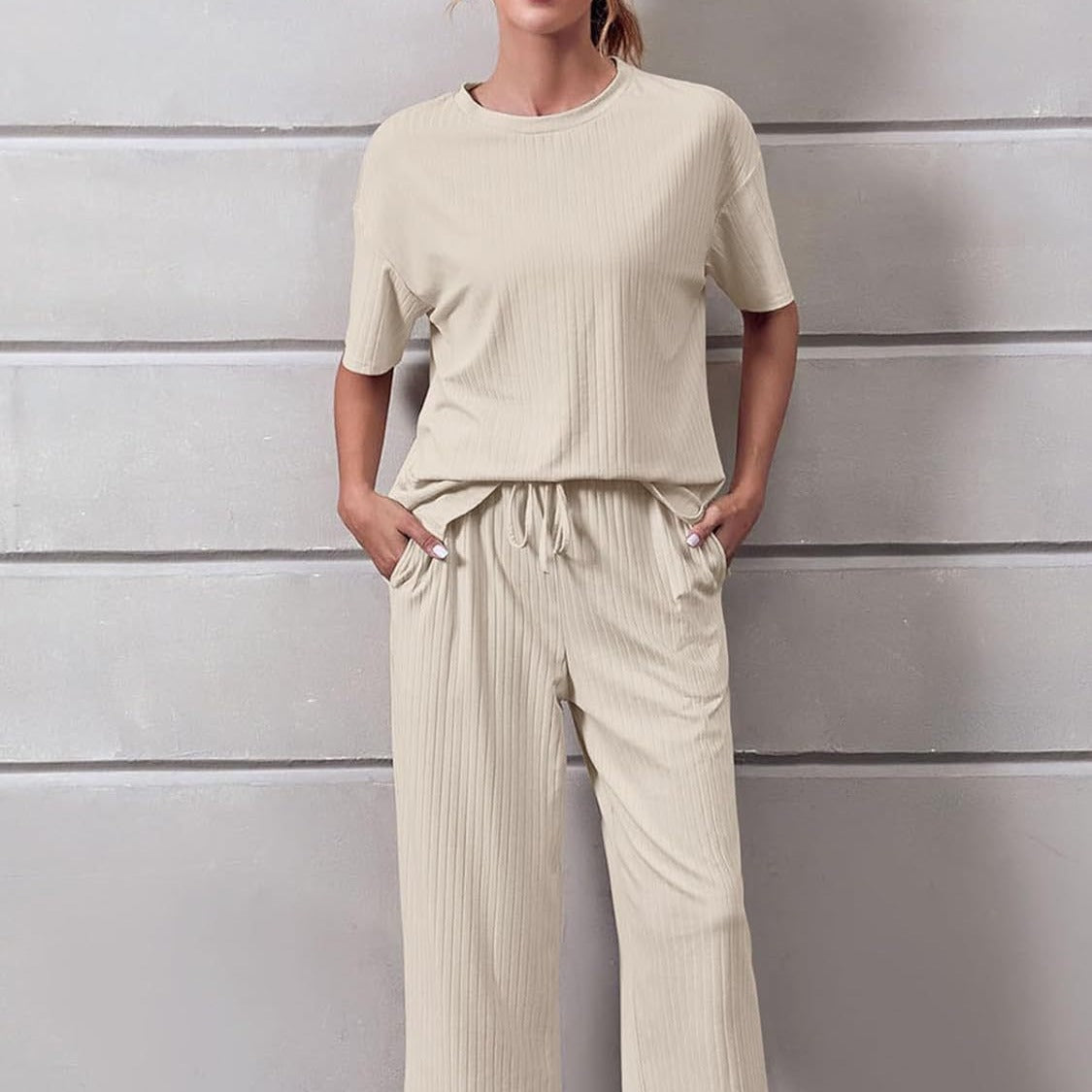 Solid Color T-shirt Casual Cropped Pants Set