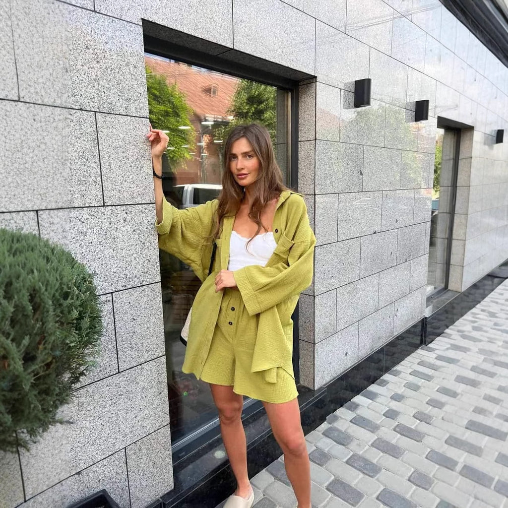 Women's Solid Color Cardigan Breasted Top Fashion Shorts Two-piece Set