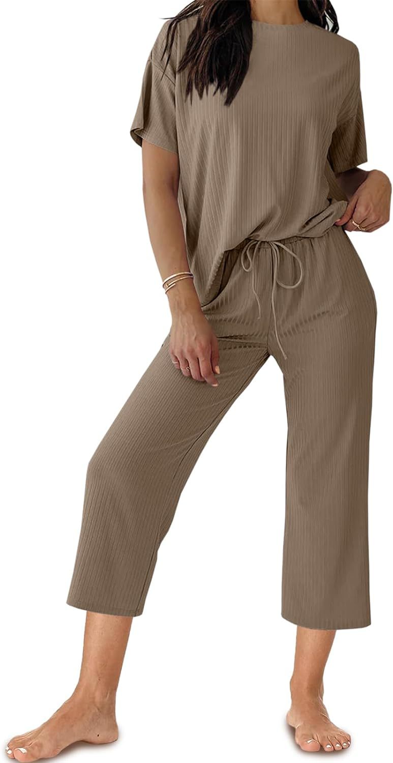 Solid Color T-shirt Casual Cropped Pants Set