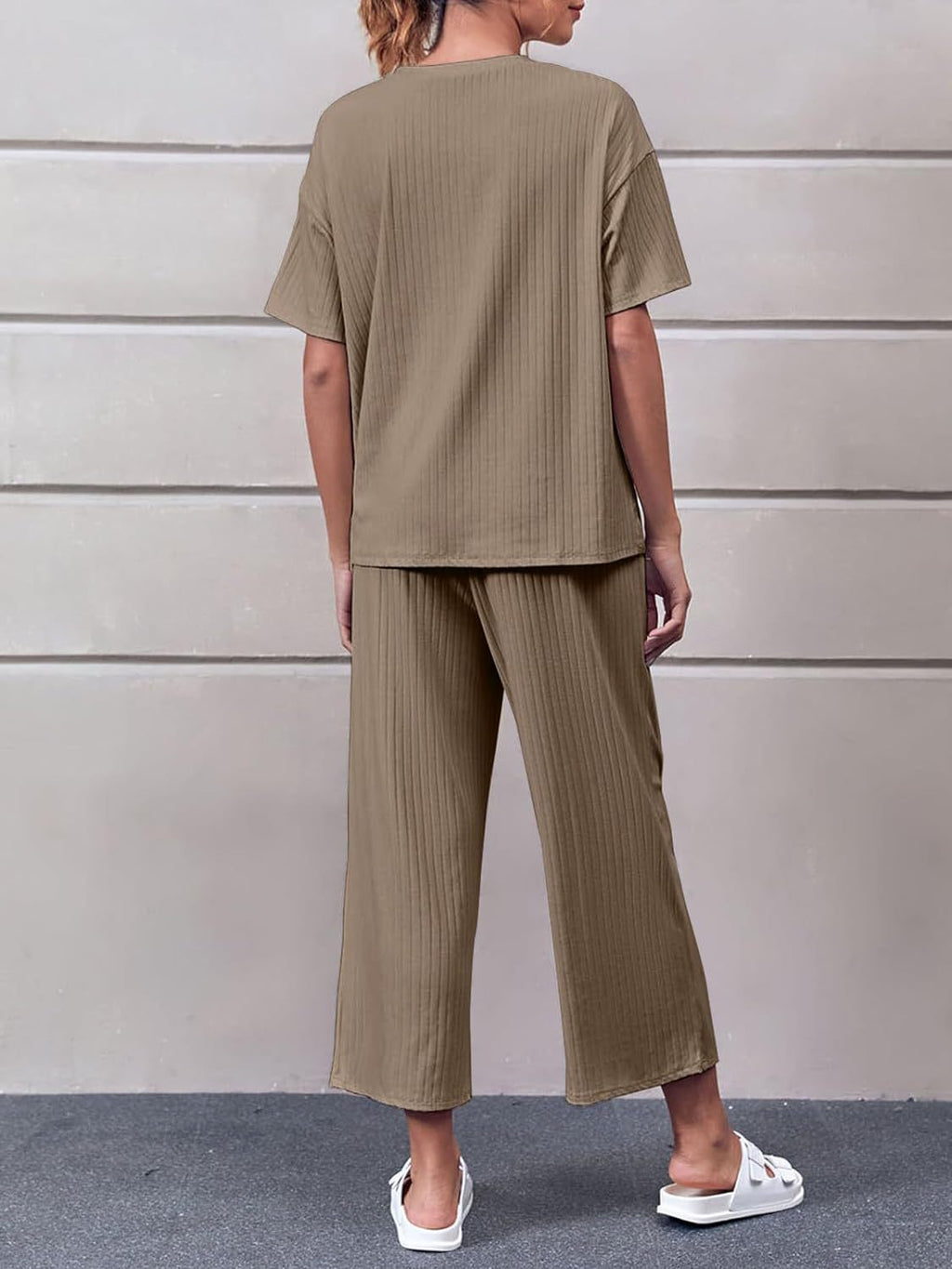 Solid Color T-shirt Casual Cropped Pants Set