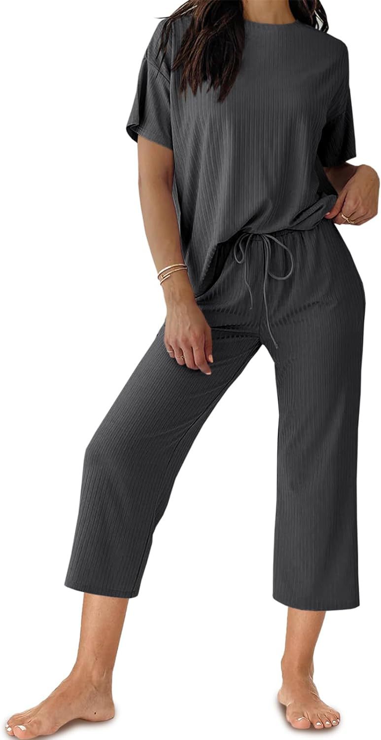 Solid Color T-shirt Casual Cropped Pants Set