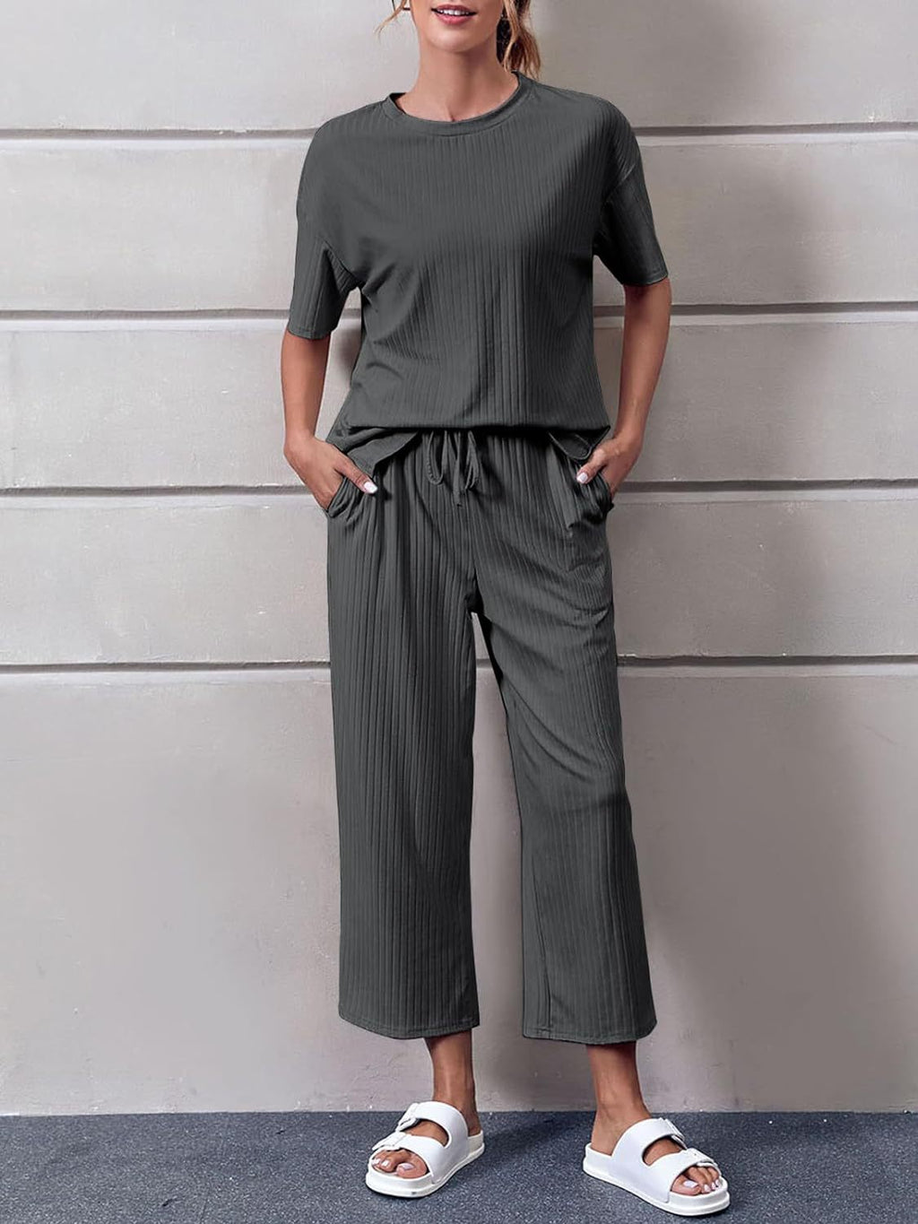 Solid Color T-shirt Casual Cropped Pants Set